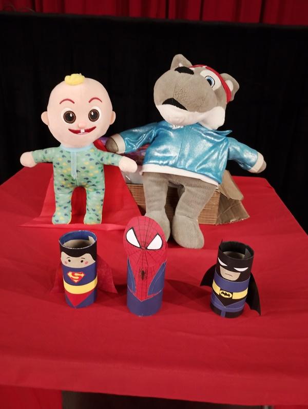 21.11.2025 RELACJA Z FAMILIJNEGO  KLUBU FILMOWEGO:  SUPERMOCE? JAK NARODZIŁ SIĘ FILMOWY CHARLIE?